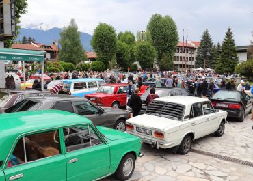 RETRO-AUTOSPARADE
